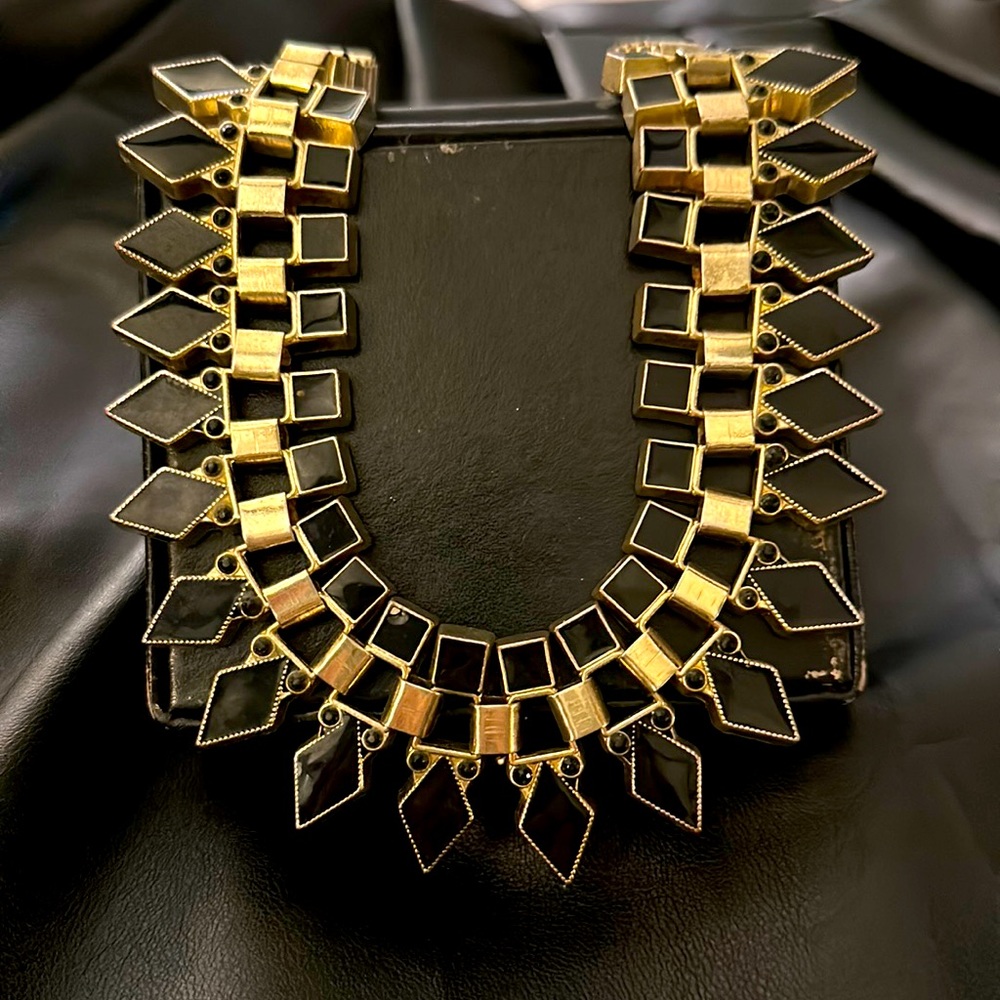 Beautiful and Dramatic Necklace in Black & Gold